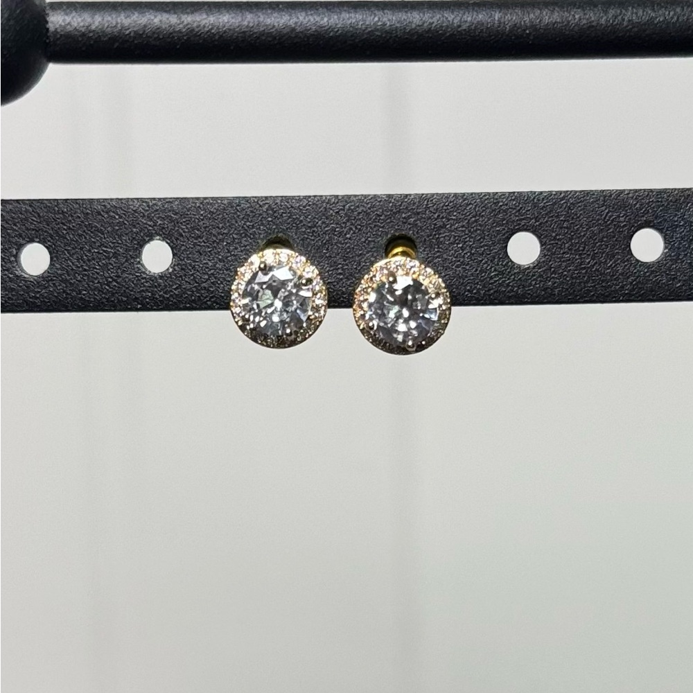 NWOT 1cm Halo Diamond Studs